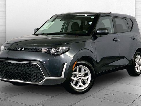 Used 2025 Kia Soul LX w/ LX Technology Package FWD image 12