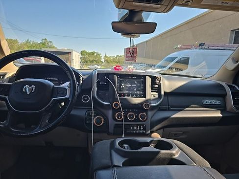 Used 2020 RAM 1500 Big Horn AWD/4WD image 7