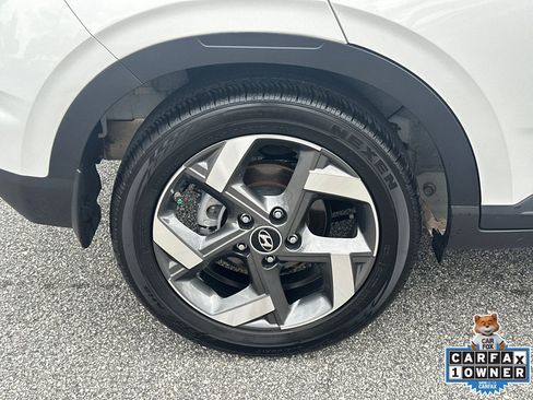 Used 2024 Hyundai Venue SEL FWD image 17