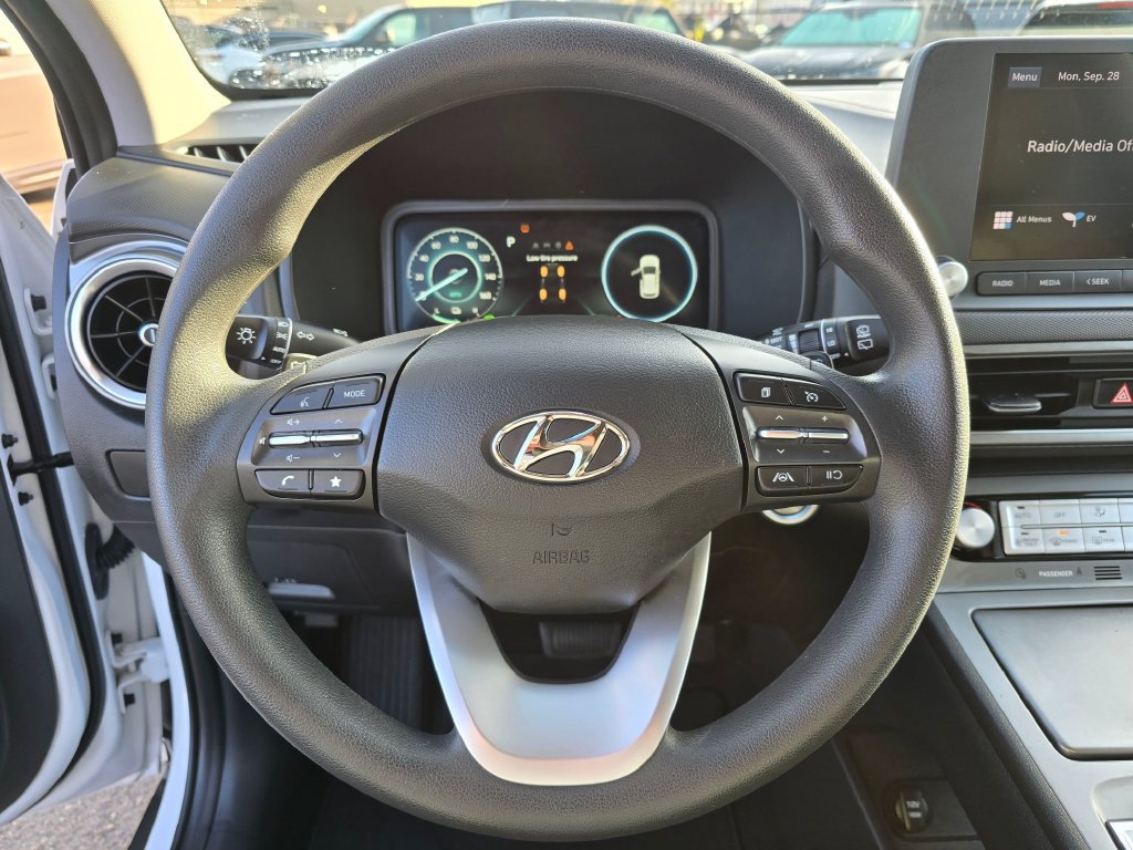 Used 2023 Hyundai Kona SE FWD image 20