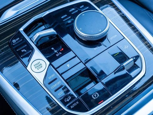 Used 2024 BMW X7 xDrive40i image 20