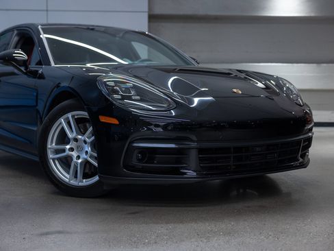 Used 2020 Porsche Panamera image 15