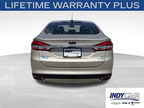 Used 2017 Ford Fusion SE w/ Fusion SE Technology Package AWD/4WD image 5