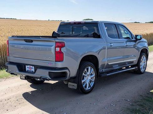 Used 2023 Chevrolet Silverado 1500 High Country w/ High Country Premium Package AWD/4WD image 6