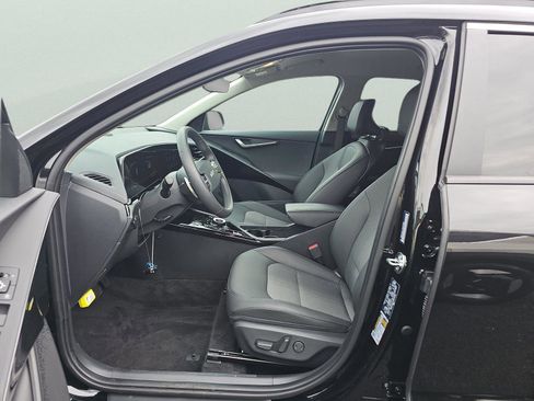 Certified 2025 Kia Niro EX w/ EX Cold Weather Package FWD image 8