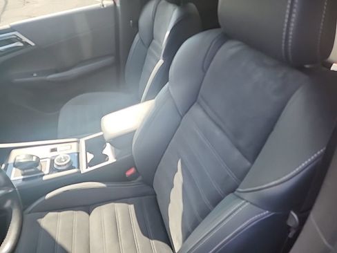 Used 2024 Mitsubishi Outlander SE AWD/4WD image 6