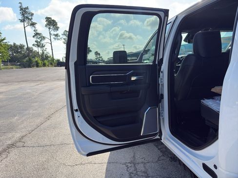 New 2026 RAM 4500 4x4 Crew Cab DRW w/ Laramie Trim Package image 12
