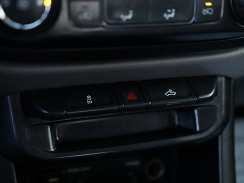 Used 2018 Chevrolet Colorado W/T image 17