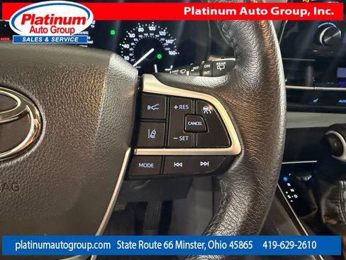 Used 2023 Toyota Sienna XLE AWD/4WD image 17