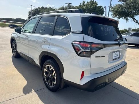 Used 2025 Subaru Forester Premium w/ Convenience Package #2 AWD/4WD image 5
