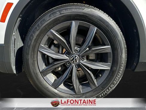 Used 2022 Volkswagen Tiguan SE image 31