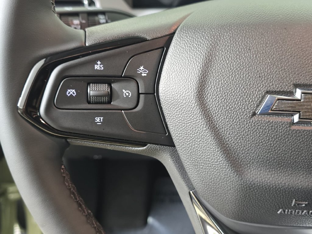 New 2027 Chevrolet Bolt LT w/ Comfort Package FWD image 13