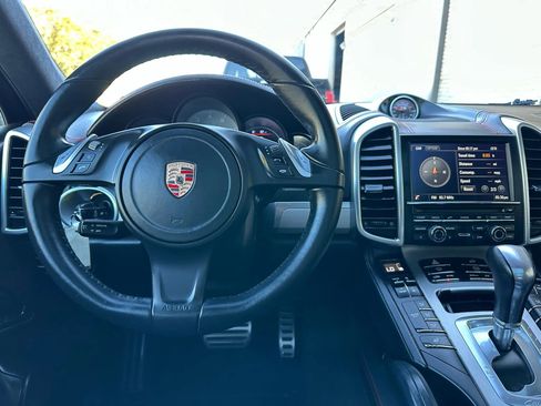 Used 2014 Porsche Cayenne GTS image 29