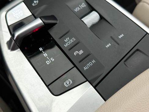 Used 2023 BMW X1 xDrive28i w/ M Sport Package image 10