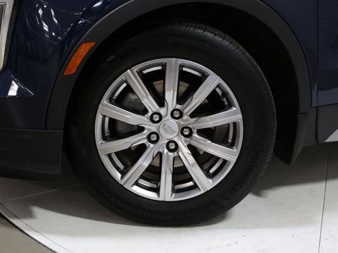 Used 2022 Cadillac XT4 Premium Luxury w/ Technology Package image 2