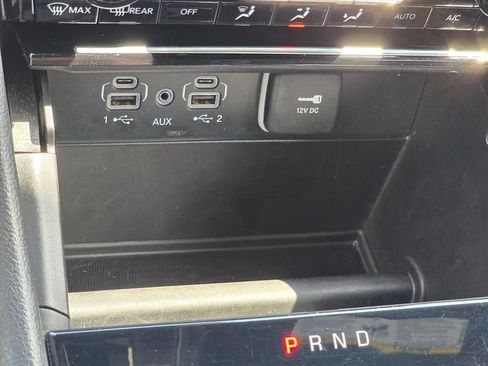 Used 2025 Jeep Grand Cherokee Limited AWD/4WD image 19