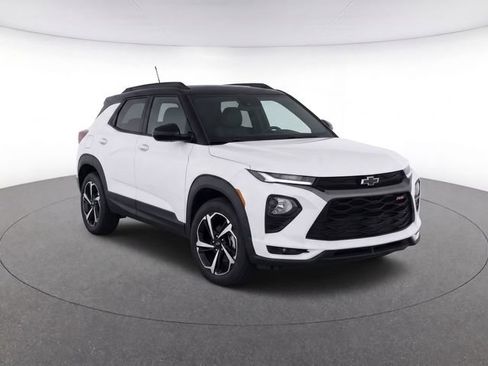 Used 2023 Chevrolet TrailBlazer RS w/ Convenience Package AWD/4WD image 2