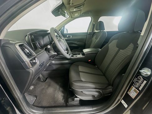 Used 2022 Kia Sorento LX FWD image 13