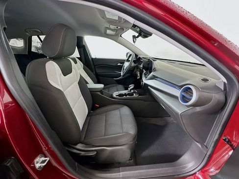 Used 2025 Chevrolet Trax LS w/ LS Convenience Package image 26