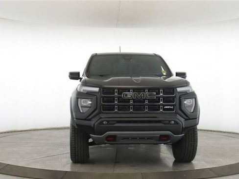 Used 2024 GMC Canyon AT4 w/ AT4 Premium Package image 12