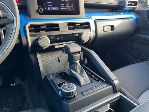 Used 2025 Toyota Tacoma TRD Off-Road image 42