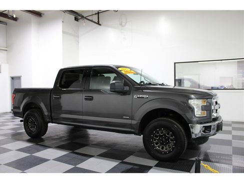 Used 2015 Ford F150 XLT image 1