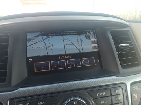 Used 2019 Nissan Pathfinder SL image 20