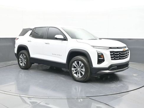 New 2026 Chevrolet Equinox LT w/ Safety and Technology Package FWD image 19
