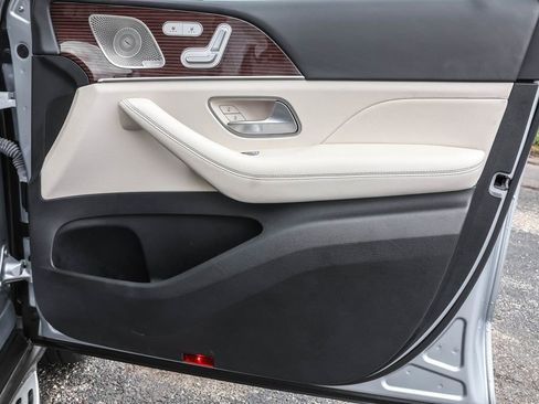Used 2022 Mercedes-Benz GLE 350 4MATIC w/ AMG Line Exterior image 41
