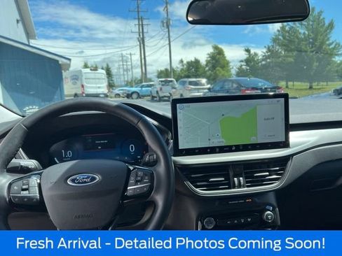 Used 2023 Ford Escape Active w/ Tech Pack #2 AWD/4WD image 9