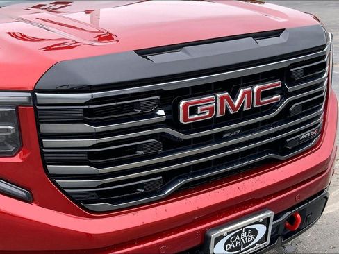 Used 2025 GMC Sierra 1500 AT4 w/ Technology Package AWD/4WD image 28