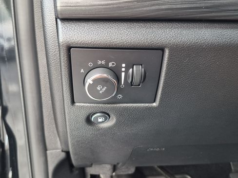 Used 2021 Jeep Grand Cherokee Laredo X AWD/4WD image 30