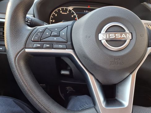 Used 2023 Nissan Altima 2.5 SV FWD image 25