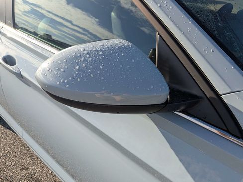 Used 2025 Volkswagen Jetta SE w/ Sunroof Package FWD image 12
