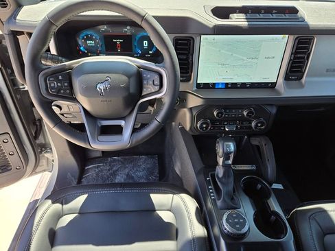 New 2026 Ford Bronco Outer Banks w/ Sasquatch Package image 11