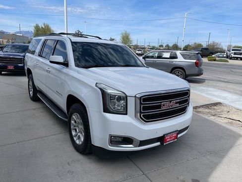 Used 2017 GMC Yukon XL SLT w/ Open Road Package AWD/4WD image 7