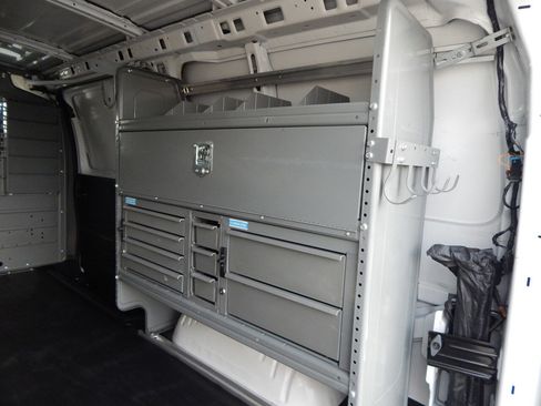 Used 2022 GMC Savana 3500 w/ Driver Convenience Package image 16