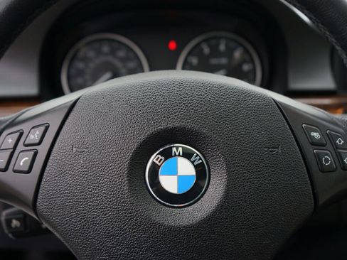 Used 2011 BMW 328i xDrive Sedan AWD/4WD image 23