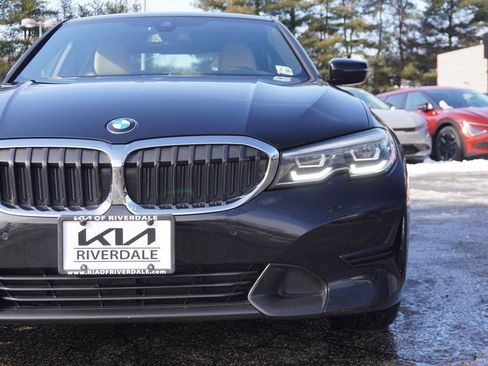 Used 2022 BMW 330i xDrive 330i xDrive w/ Driving Assistance Package image 16