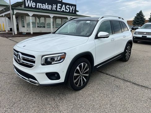 Used 2023 Mercedes-Benz GLB 250 4MATIC w/ Premium Package image 5