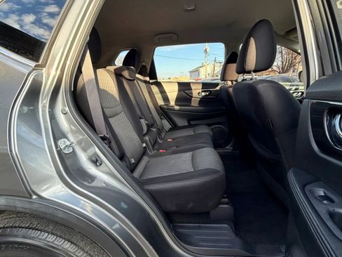 Used 2017 Nissan Rogue SV AWD/4WD image 14