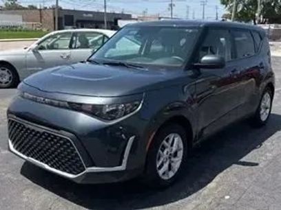 Used 2025 Kia Soul LX w/ LX Technology Package