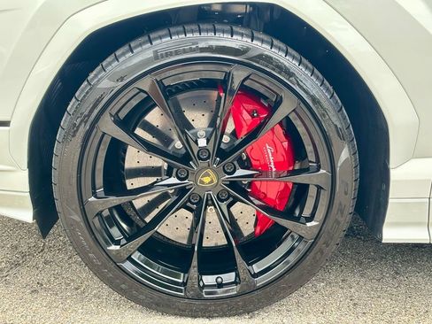 Used 2024 Lamborghini Urus S AWD/4WD image 15