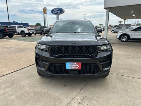 Used 2023 Jeep Grand Cherokee Altitude image 19
