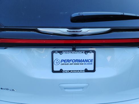 New 2026 Chrysler Pacifica Select image 25