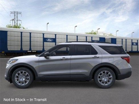 New 2026 Ford Explorer Active w/ Active Comfort Package image 4