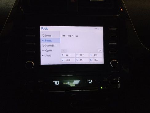 Used 2020 Toyota Prius LE AWD/4WD image 25