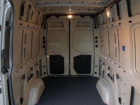 Used 2026 Mercedes-Benz Sprinter 2500 image 17