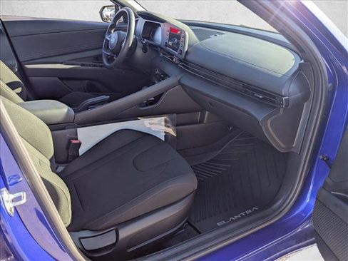 Used 2025 Hyundai Elantra Sport image 20