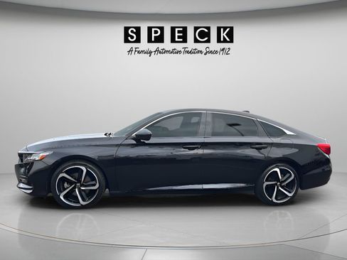 Used 2018 Honda Accord Sport image 2